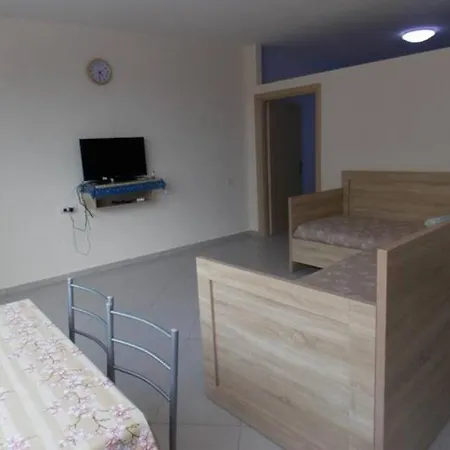 Vasili Sunstay Apartment
