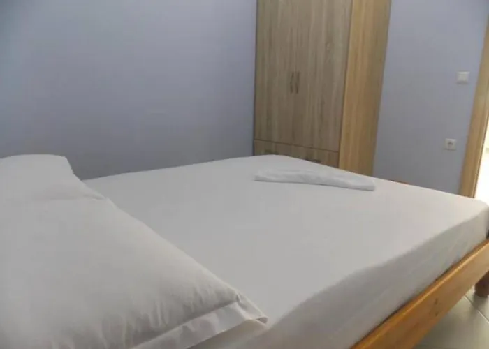 Vasili Sunstay * Sarandë