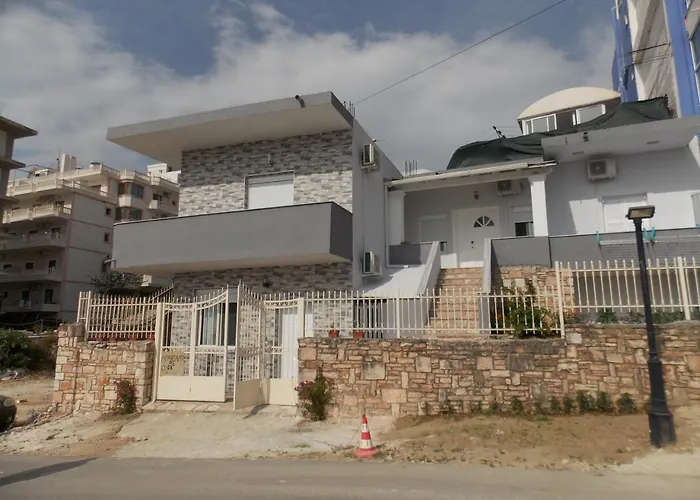 Vasili Sunstay Sarandë